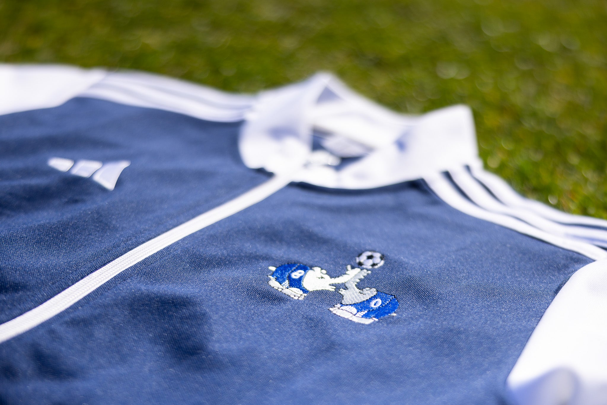 Ottifanten x Kickers Emden | limitierte Trainingsjacke mit Ottifanten-Stick