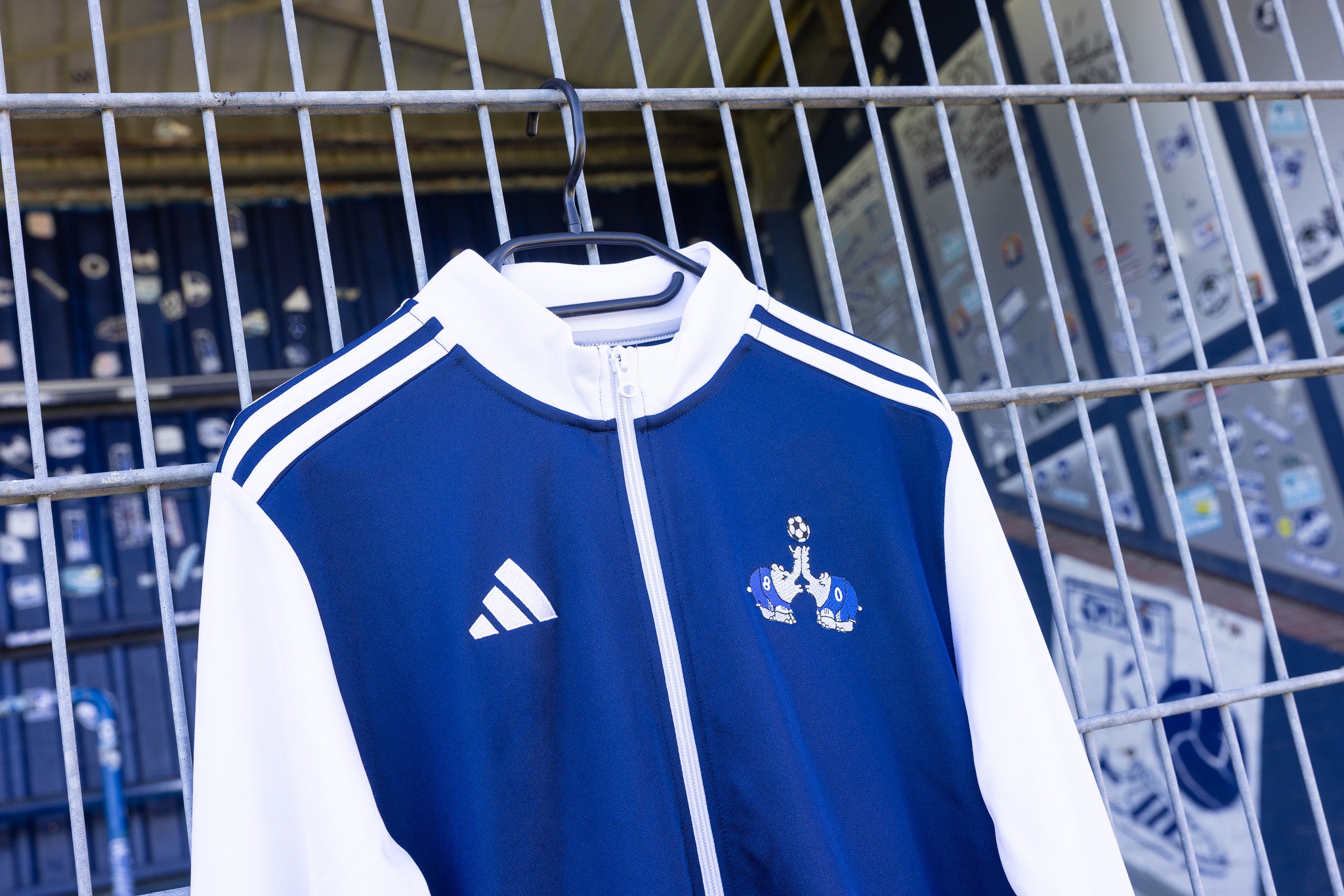 Ottifanten x Kickers Emden | limitierte Trainingsjacke mit Ottifanten-Stick